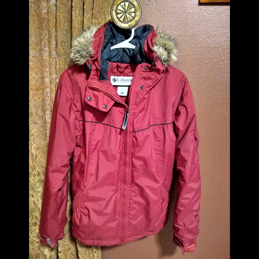Red faux fur hood Columbia fleece jacket